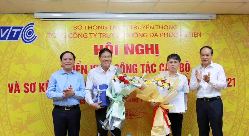 Ông Nguyễn Ngọc Bảo (thứ 2 từ bên phải) tại Hội nghị Triển khai công tác cán bộ Tổng Công ty truyền thông đa phương tiện VTC 