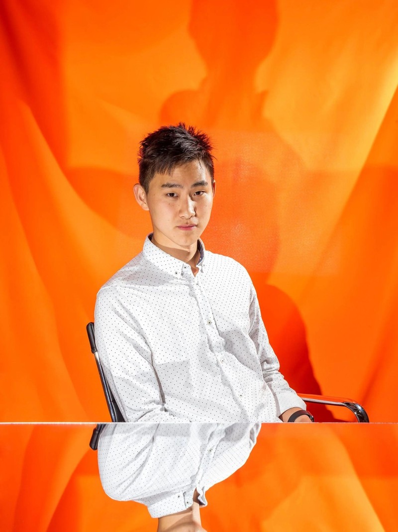 Alexandr Wang đã bỏ học tại MIT sau khi thành công với công việc kinh doanh của mình. Hiện công ty của Wang có doanh thu 100 triệu USD (ảnh FBNV) Alexandr Wang đã bỏ học tại MIT sau khi thành công với công việc kinh doanh của mình. Hiện công ty của Wang có doanh thu 100 triệu USD (ảnh FBNV)