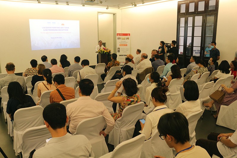 Toàn cảnh buổi giao lưu, triển lãm giới thiệu nghệ thuật tranh sơn mài