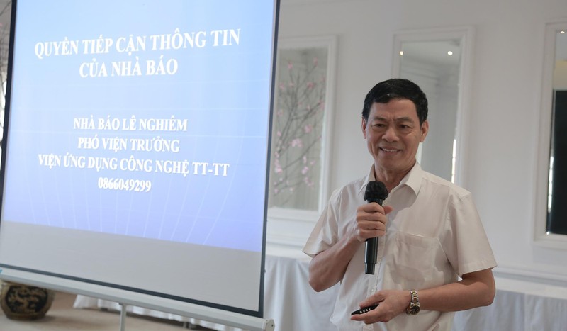 Ông Lê Nghiêm chia sẻ tại tọa đàm