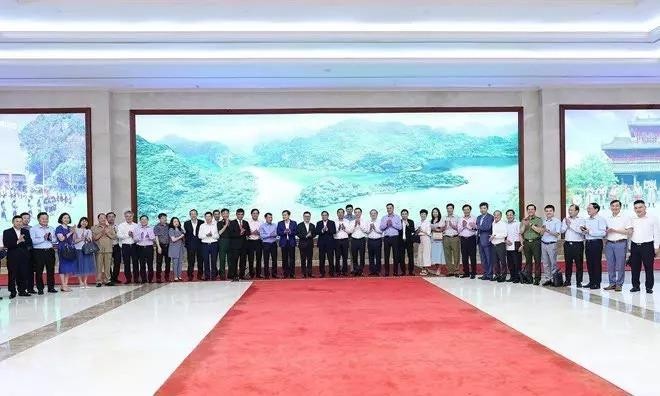 Thủ tướng chúc mừng nhân 97 năm Ngày Báo chí cách mạng Việt Nam. (Ảnh: Vietnamnet)