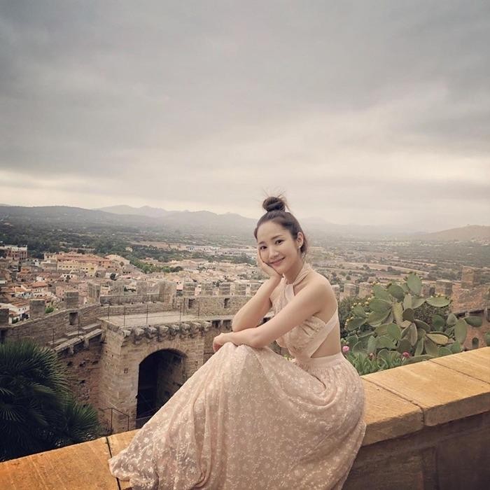 Cô &quot;Thư ký Kim sao thế&quot; Park Min Young cũng chọn Majorca là điểm đến
