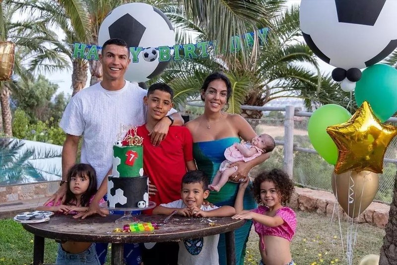 Gia đình cầu thủ Cristiano Ronaldo tại Majorca