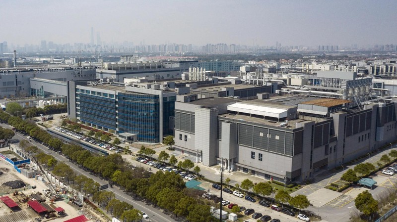 Trụ sở chính của Semiconductor Manufacturing International Corp tại Thượng Hải. Nhà sản xuất chip theo hợp đồng lớn nhất của Đại lục là một trong những công ty được Quỹ Lớn đầu tư (ảnh: Bloomberg)