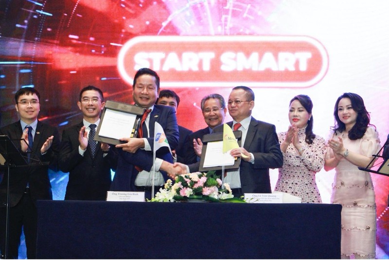 Hợp tác toàn diện tư vấn lộ trình Chuyển đổi số cho Công ty Cổ phẩn Tập đoàn Thuỷ sản Minh Phú, tập trung thực hiện mục tiêu chiến lược: số hoá chuỗi giá trị, nâng cao năng suất lao động, giảm thiểu thời gian xử lý, tối ưu hoá quy trình hướng tới mục tiêu 25% thị phần toàn cầu và xây dựng Hệ sinh thái hoàn chỉnh cho ngành tôm Việt Nam. Hợp tác toàn diện tư vấn lộ trình Chuyển đổi số cho Công ty Cổ phẩn Tập đoàn Thuỷ sản Minh Phú, tập trung thực hiện mục tiêu chiến lược: số hoá chuỗi giá trị, nâng cao năng suất lao động, giảm thiểu thời gian xử lý, tối ưu hoá quy trình hướng tới mục tiêu 25% thị phần toàn cầu và xây dựng Hệ sinh thái hoàn chỉnh cho ngành tôm Việt Nam.