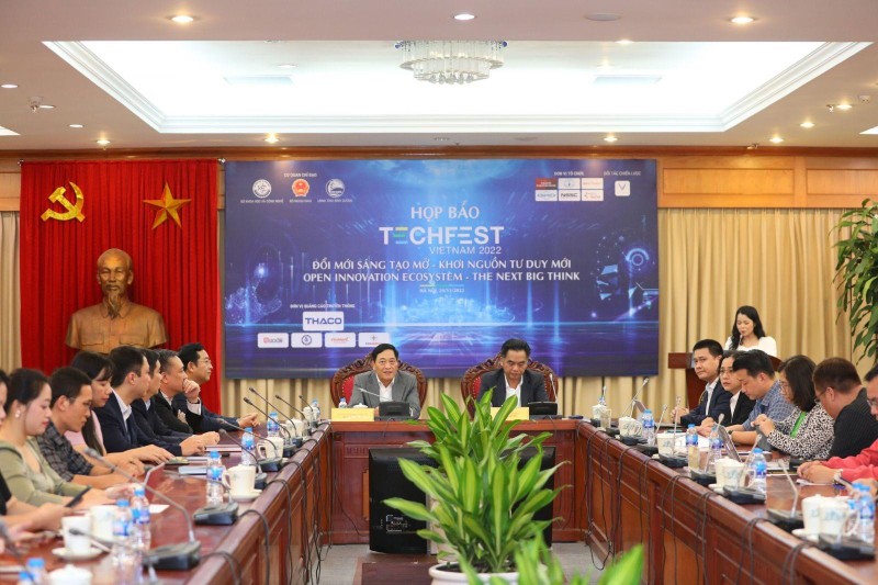 Họp báo giới thiệu sự kiện Techfest 2022 tại Bình Dương (ảnh: báo Bình Dương)