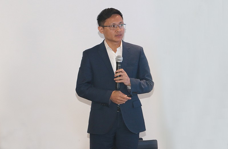 Tiến sĩ Võ Xuân Hoài cho rằng cần có thêm nhiều cơ chế chính sách ưu tiên cũng như nâng cao chất lượng nguồn nhân lực tại khu vực công để thúc đẩy đổi mới sáng tạo Tiến sĩ Võ Xuân Hoài cho rằng cần có thêm nhiều cơ chế chính sách ưu tiên cũng như nâng cao chất lượng nguồn nhân lực tại khu vực công để thúc đẩy đổi mới sáng tạo