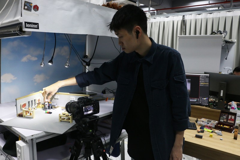 Đến với hoạt hình Lego Stop Motion, khán giả không khỏi có những khoảnh khắc trầm trồ và kinh ngạc bởi những pha hành động gay cấn xoay quanh nhiều tình tiết thú vị. Đến với hoạt hình Lego Stop Motion, khán giả không khỏi có những khoảnh khắc trầm trồ và kinh ngạc bởi những pha hành động gay cấn xoay quanh nhiều tình tiết thú vị.