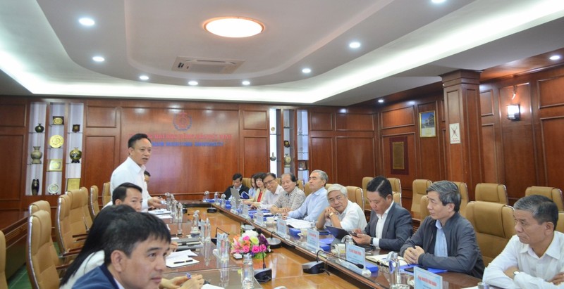 Ông Phạm Xuân Dương – Hiệu trưởng trường Đại học Hàng hải Việt Nam báo cáo về kế hoạch triển khai sự kiện (ảnh: Bảo Hà)