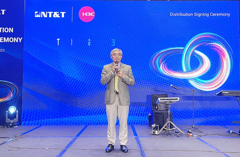 Ông Nguyễn Minh Hồng - Chủ tịch Hội Truyền thông số Việt Nam phát biểu tại sự kiện