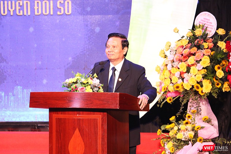 TS Lê Doãn Hợp - Viện trưởng sáng lập Viện Ứng dụng công nghệ và Chuyển đổi số - chia sẻ tại sự kiện TS Lê Doãn Hợp - Viện trưởng sáng lập Viện Ứng dụng công nghệ và Chuyển đổi số - chia sẻ tại sự kiện