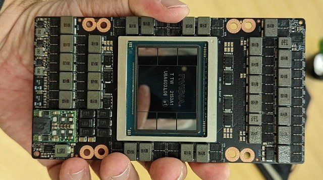Chip H100 - "mỏ vàng" của NVIDIA NVIDIA H100.jpg