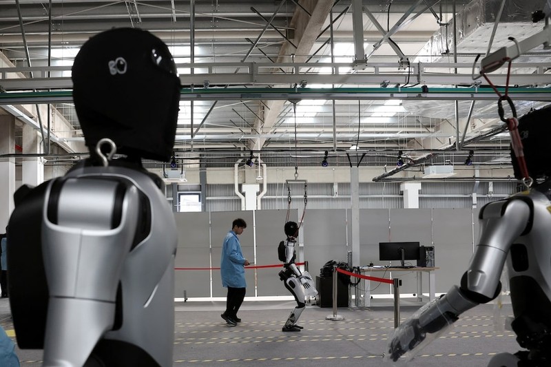 Nhà máy sản xuất robot AgiBot ở Thượng Hải, Trung Quốc. Ảnh: Reuters Robot Agibot - Reuters.jpg