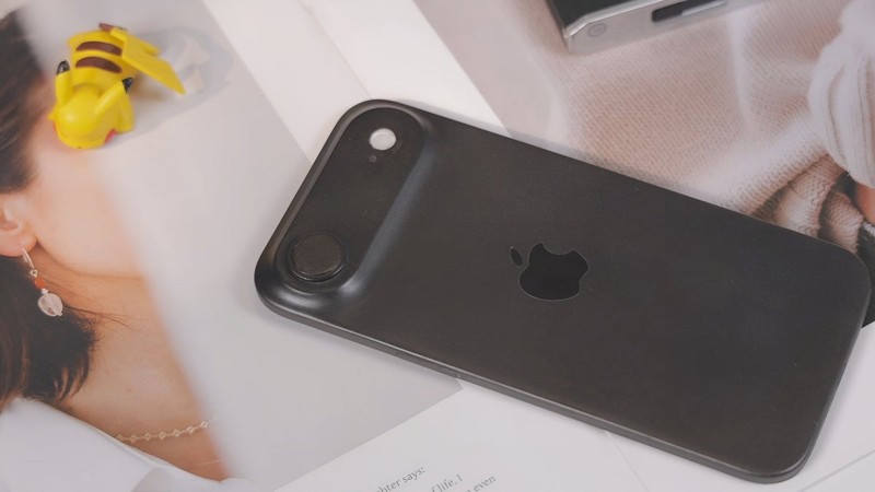 Ảnh dựng iPhone 17 Air. Ảnh: Majin Bu iPhone-17-Air - Majin Bu.jpg