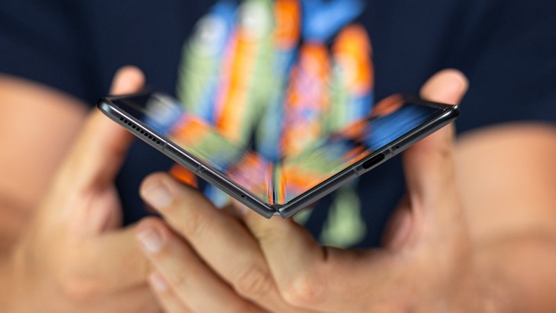 Chiếc Honor Magic V3 ra mắt vào tháng 7/2024. Ảnh: Phone Arena Honor Magic V3 - Phone Arena.jpg
