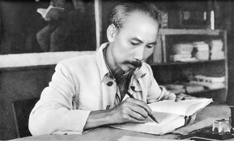 Chủ tịch Hồ Chí Minh - Người thầy vĩ đại của những người làm báo cách mạng Việt Nam. Bac Ho.jpg