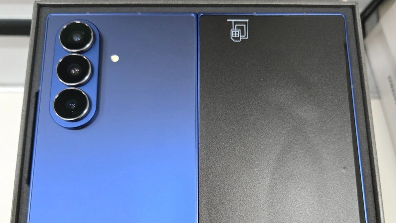 Galaxy Z Fold 7. Ảnh: Phone Arena Hands-on-Galaxy-Z-Fold-7 - Phone Arena.jpg