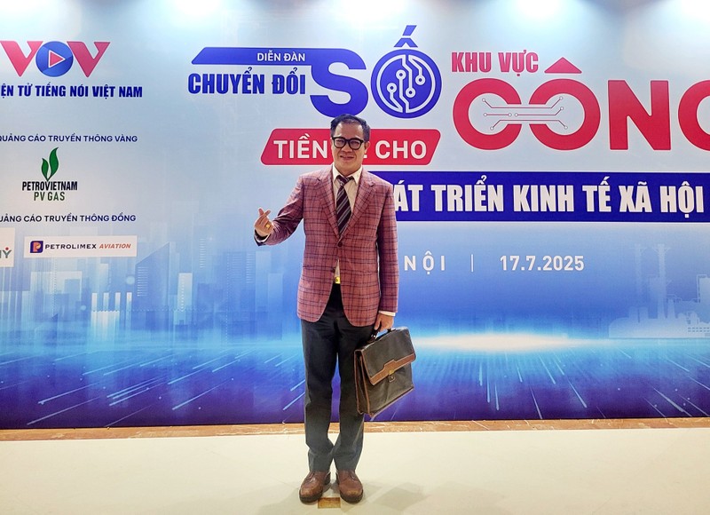 Ông Nguyễn Hữu Thái Hòa tham gia diễn thuyết tại Diễn đàn Chuyển đổi số khu vực công, Hà Nội ngày 17/7. Nguyen Huu Thai Hoa 3.jpg