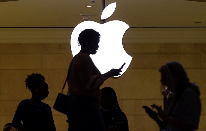 Ảnh minh họa: Reuters Apple logo - Reuters.jpg