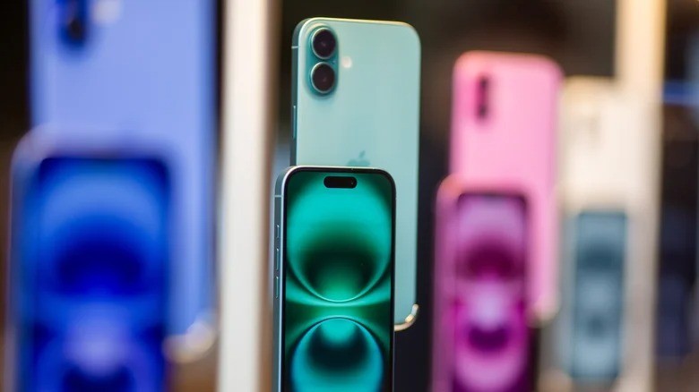 iPhone 16e. Ảnh: ShutterStock iPhone 16e - Shutterstock.jpg