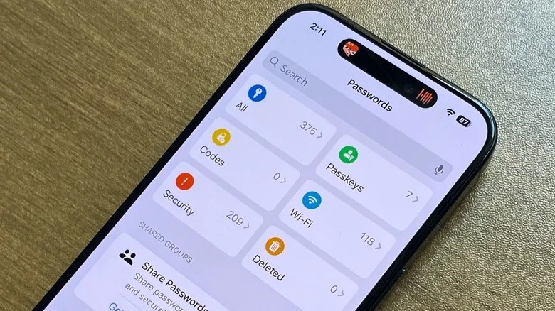 Ứng dụng Passwords trên iOS 26 được bổ sung tính năng mới. Ảnh: BGR iphone ios 26 - BGR.jpg