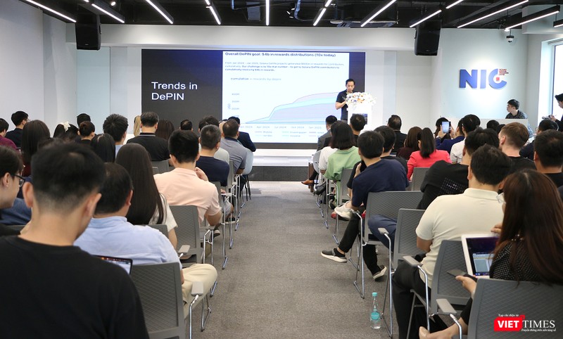 Diễn giả thảo luận về Blockchain tại Trung tâm Đổi mới Sáng tạo quốc gia (NIC), Bộ Tài chính vt_toan canh blockchain NIC.jpg