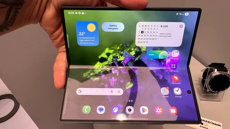 Galaxy Z Fold 7. Ảnh: Shutterstock