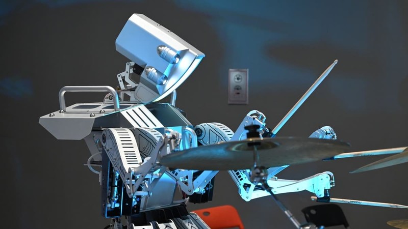 Robot chơi trống. Ảnh: Getty Images robot choi trong - Getty Images.jpg