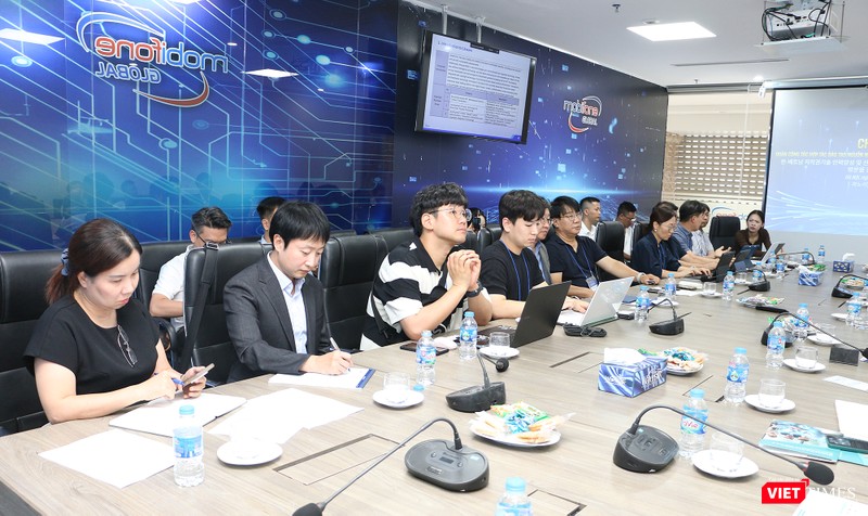 Đại diện KCOPA và các doanh nghiệp Hàn Quốc trong lĩnh vực bảo vệ bản quyền số vt_doan Han Quoc KCOPA.jpg