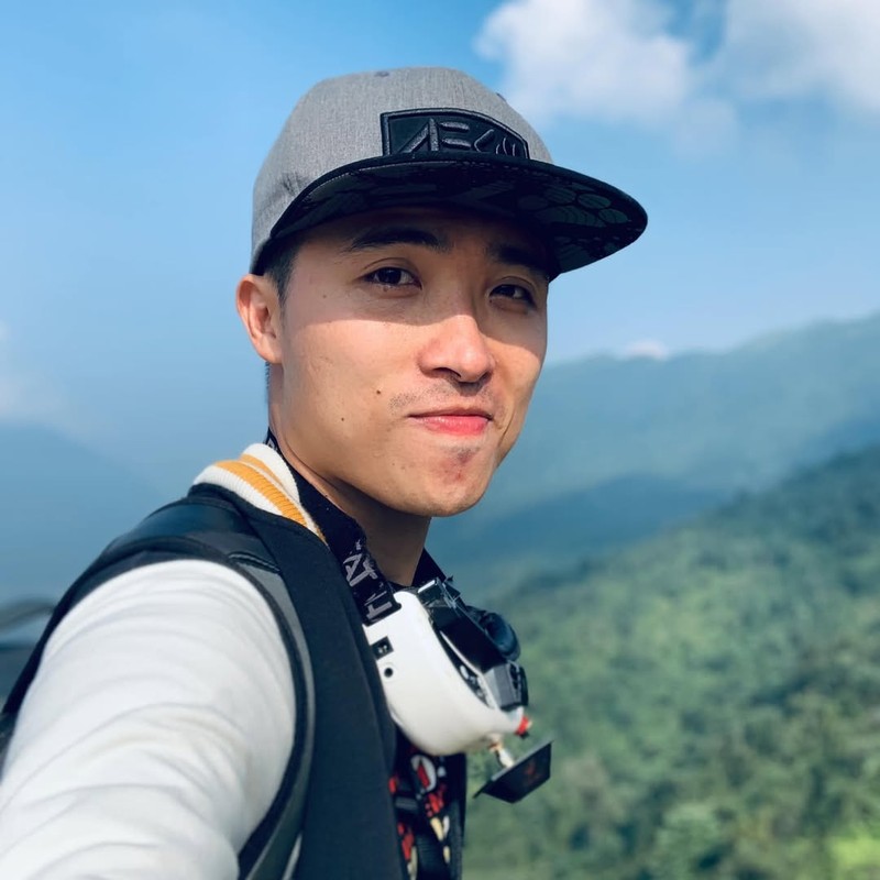 Huy Gulit - người sáng lập nhóm "Nhà làm phim trên trời" và dự án Siêu phim quốc gia A80 Huy Gulit 1.jpg
