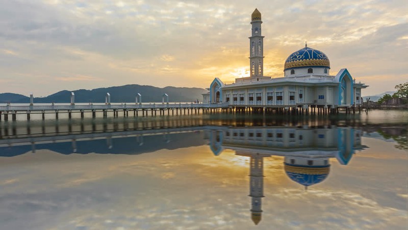 Nhà thờ Nổi (Ảnh: shutterstock.com) Nhà thờ Nổi (Ảnh: shutterstock.com)