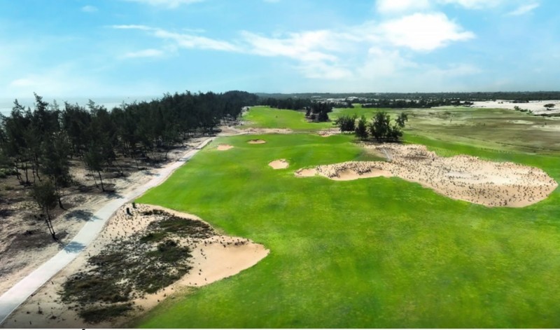 Hố 15 sân gôn Golden Sands Golf Resort IMG_2814.jpeg