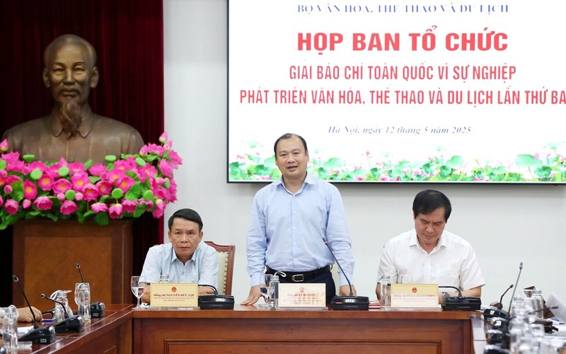 Ủy viên dự khuyết BCH Trung ương Đảng, Thứ trưởng Thường trực Bộ VHTTDL Lê Hải Bình đồng chủ trì cuộc họp giai-2-gljo-1277.jpg