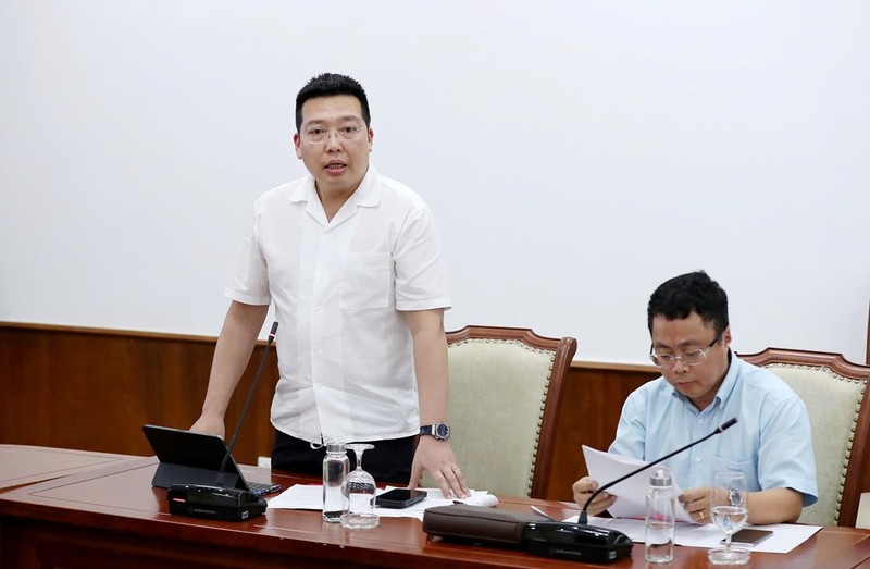 Ông Nguyễn Anh Vũ, Tổng Biên tập Báo Văn Hóa, cơ quan thường trực Giải phát biểu tại cuộc họp giai-4-xgrq-6814.jpg