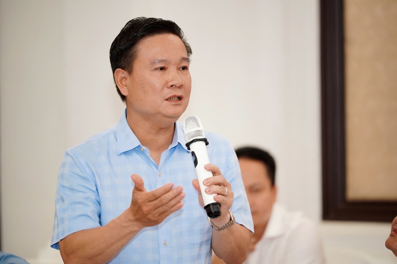 Ông Nguyễn Tiến Bình đề nghị trong dự thảo Luật Báo chí quy định, những đơn vị nào kinh doanh sản phẩm về báo chí phải thỏa thuận. binh.jpg