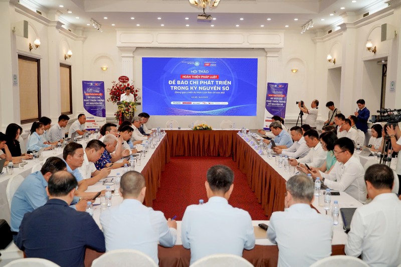 Toàn ảnh Hội thảo z6606451963708_5beef13b82fc357c5f69f15b79a8fba1.jpg