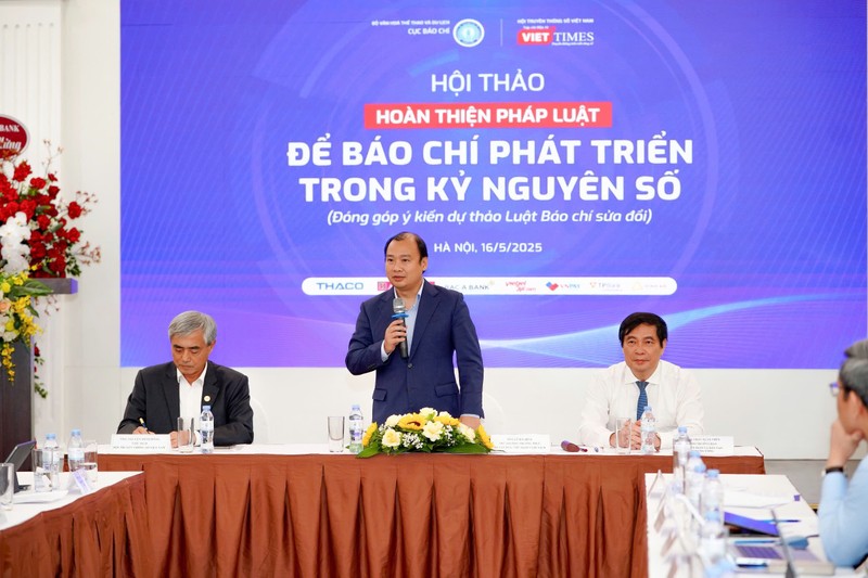 Thứ trưởng Lê Hải Bình điều phối nội dung thảo luận tại Hội thảo. Hoi thao
