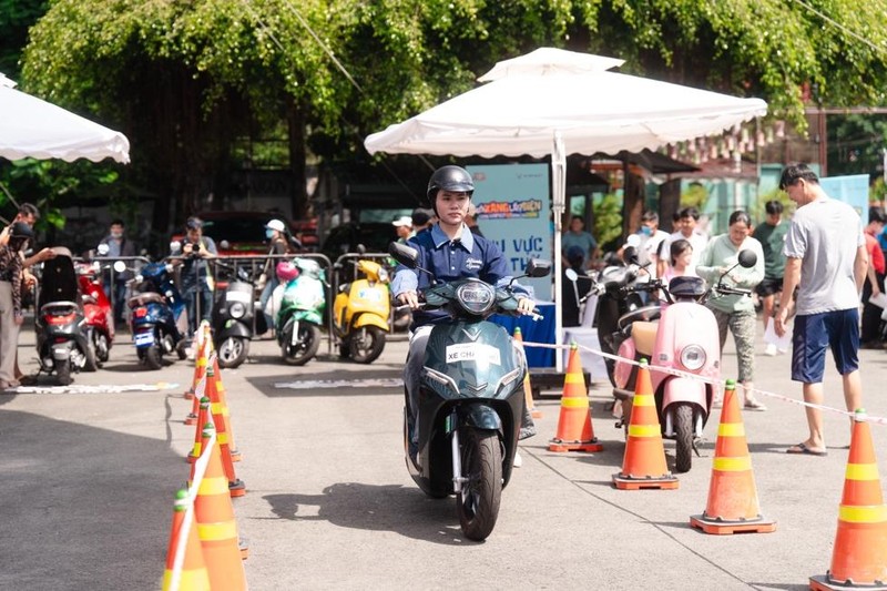 Người dân TP.HCM được tự tay trải nghiệm nhiều dòng xe máy điện của VinFast Người dân TP.HCM được tự tay trải nghiệm nhiều dòng xe máy điện của VinFast