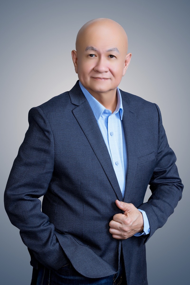 TS David Nghiêm cho biết ông lựa chọn con đường khởi động từ những hạt nhân nhỏ nhưng có thể lan tỏa. Một chiến lược kiểu “làm tổ cho đại bàng”, nhưng bắt đầu từ việc nuôi dưỡng chim sẻ”. David Nghiem 01.jpg