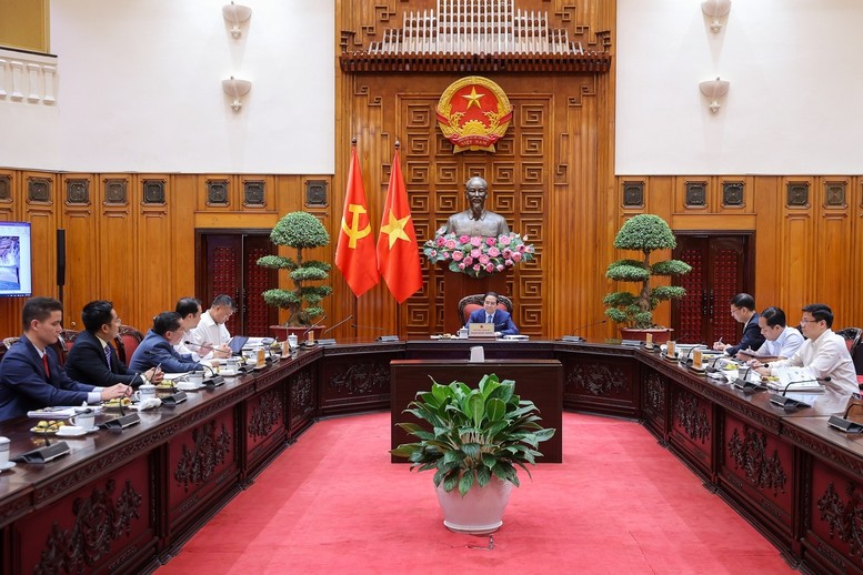 Thủ tướng hoan nghênh sự chủ động, chương trình đầu tư, phát triển của CT Group phù hợp với chiến lược phát triển công nghệ lõi của Việt Nam. Ảnh: VGP/Nhật Bắc img9235-1755068960659564770723-5914.jpg
