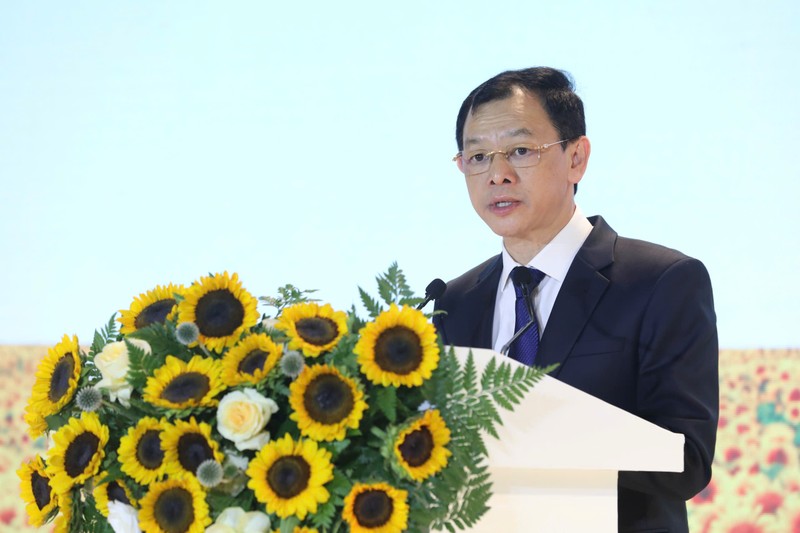 Thứ trưởng Bộ Y tế Nguyễn Tri Thức cho biết Việt Nam cần có một giải pháp đột phá về dinh dưỡng học đường Thứ trưởng Bộ Y tế Nguyễn Tri Thức cho biết Việt Nam cần có một giải pháp đột phá về dinh dưỡng học đường