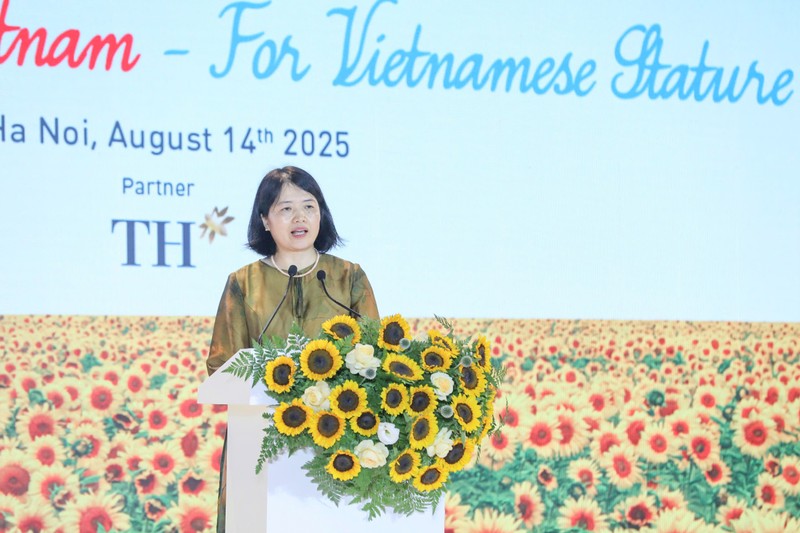 Bà Nguyễn Thị Mai Thoa, Ủy viên chuyên trách, Ủy ban Văn hóa và Xã hội của Quốc hội phát biểu tại hội thảo Ủy viên ĐBQH, Ủy ban Văn hóa và Xã hội Nguyễn Thị Mai Thoa.jpg