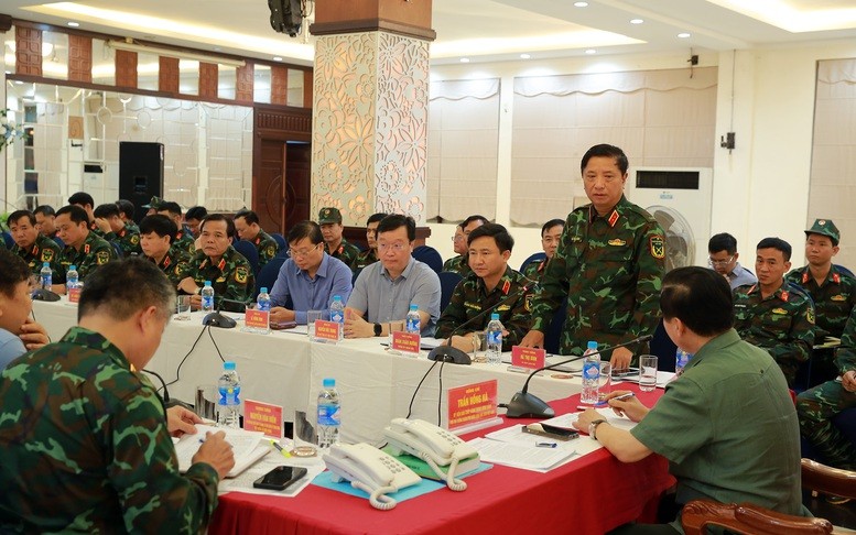 Phó Thủ tướng Trần Hồng Hà chủ trì cuộc họp lần thứ ba trong ngày của Ban Chỉ đạo tiền phương ứng phó bão số 5. Ảnh: VGP/Minh Khôi Phó Thủ tướng Trần Hồng Hà chủ trì cuộc họp lần thứ ba trong ngày của Ban Chỉ đạo tiền phương ứng phó bão số 5. Ảnh: VGP/Minh Khôi