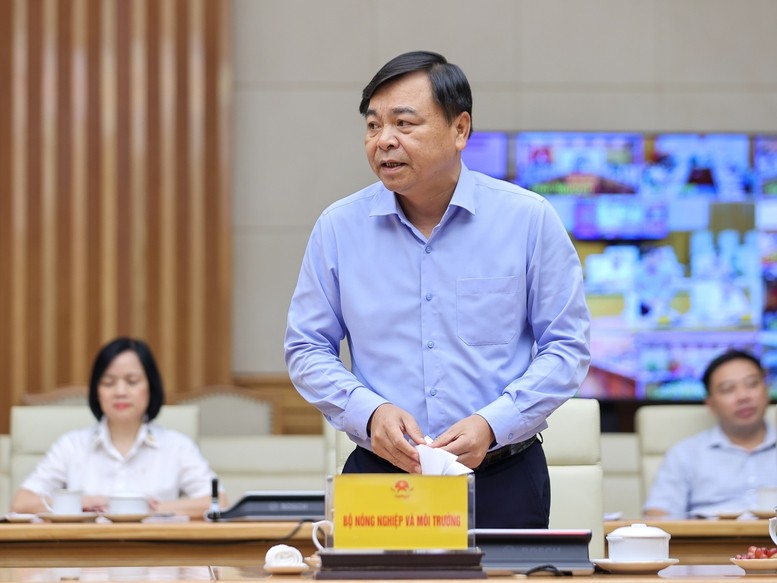 Thứ trưởng Bộ Nông nghiệp và Môi trường Nguyễn Hoàng Hiệp báo cáo. Ảnh: VGP/Nhật Bắc img2217-1759475757485885266131-5409.jpg