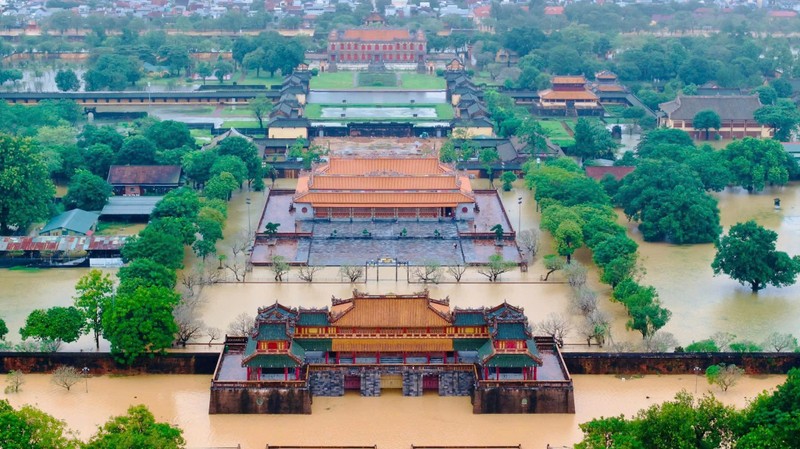 Theo ông Trung, các khu vực di tích bên ngoài đều ngập, tuy nhiên bên trong cơ bản chưa có thiệt hại. z7164029281364_3047ade33591d7958e498cf1e1d55ea7.jpg