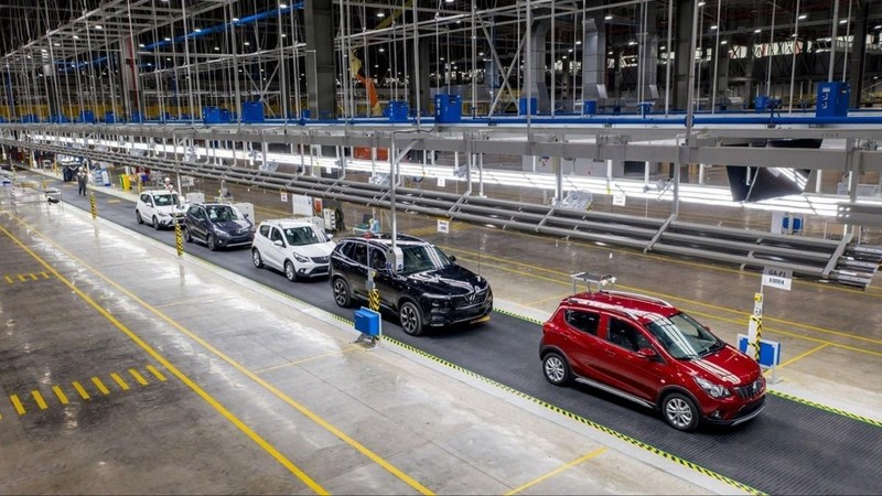Chi phí để lăn bánh một chiếc xe có thể chiếm đến 15% giá trị của chiếc xe đó. vf31.jpg
