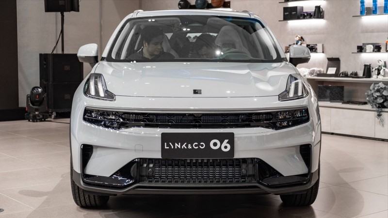 Lynk & Co 06, mẫu SUV đô thị cỡ B có kích thước dài 4.340 mm, rộng 1.820 mm và cao 1.625 mm. Chiều dài cơ sở là 2.640 mm. dscf7064-1719411829020253106582.jpg