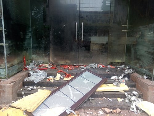 Cảnh hoang tàn của tòa nhà trị giá 55 triệu USD Thuận Kiều Plaza ảnh 9