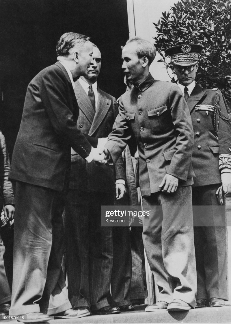 Chủ tịch Hồ Chí Minh hội kiến Chủ tịch Chính phủ lâm thời Pháp Georges Bidault tại Paris ngày 2/7/1946 (Ảnh: GettyImages)