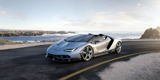 Lamborghini Centenario Roadster được trang bị động cơ V12, công suất 770 mã lực là động cơ mạnh mẽ nhất Lamborghini từng sản xuất.